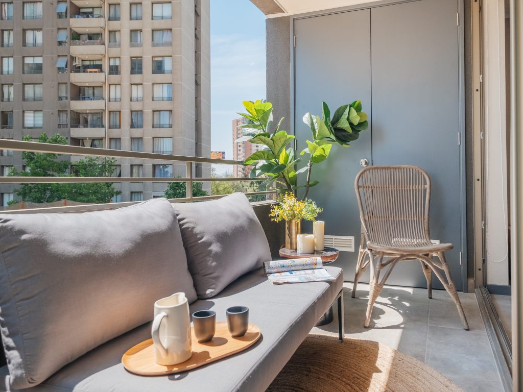 Terraza soleada de gran tamaño ideal para desayunar.